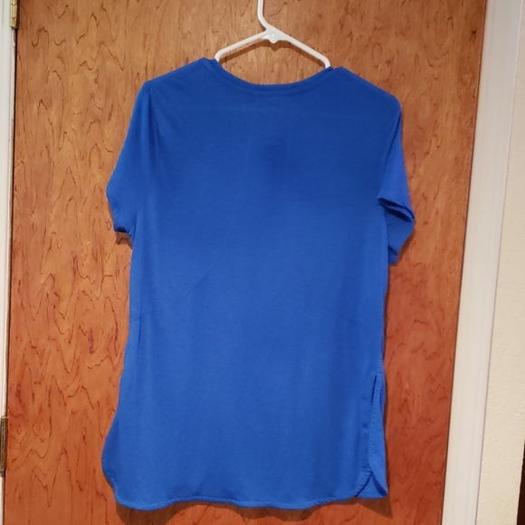 Women's Shirt - Picture 2 of 4